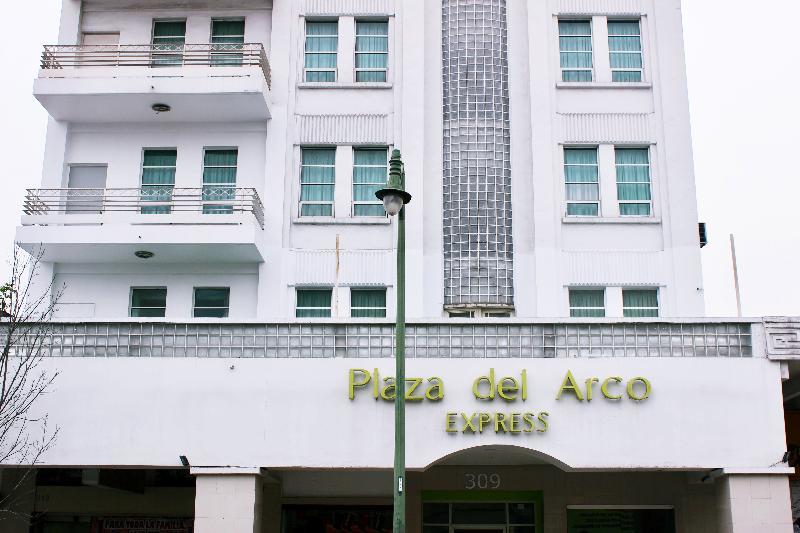 Hotel Plaza Del Arco Express Monterrey Exterior foto